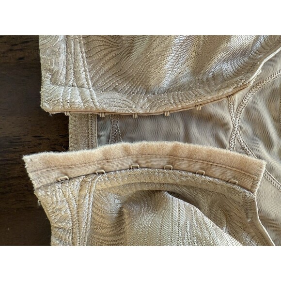 Playtex 18 Hour Front Close Wire-Free Bra 4695 Beige Nude 38D Comfort Support - Picture 7 of 9